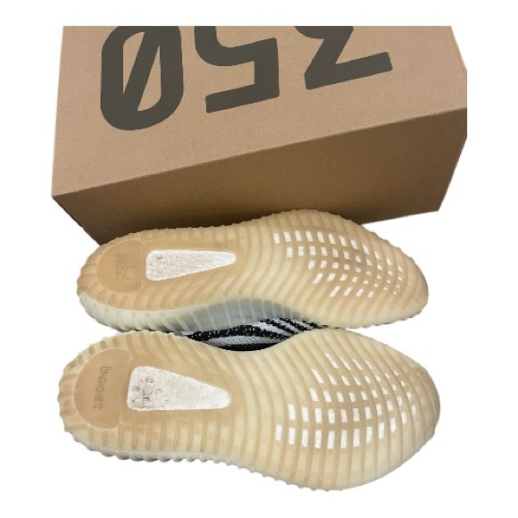Men’s Adidas Yeezy Boost 350 V2 “Zebra”Sneakers Size 11